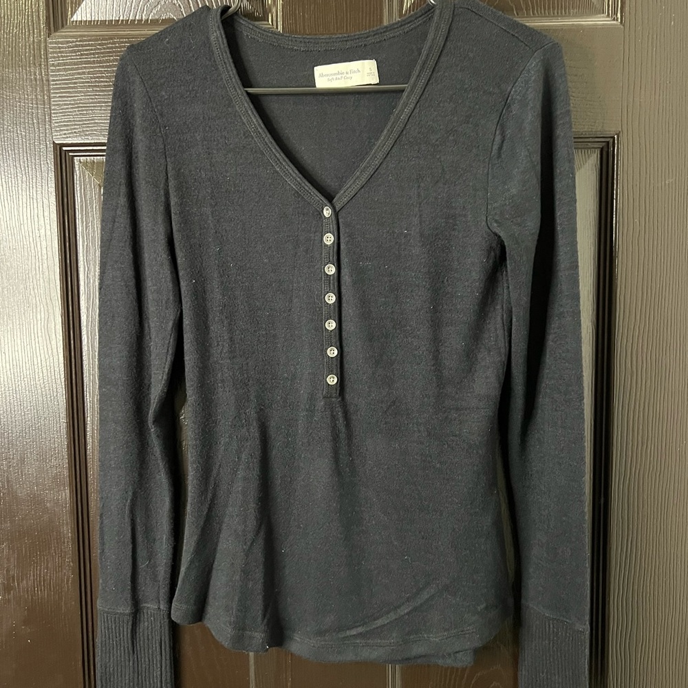 Abercrombie & Fitch Black Long Sleeve Tee 
Women’s Small